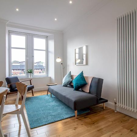 Modern 1Br Apartment In Heart Of West End Glasgow Bagian luar foto