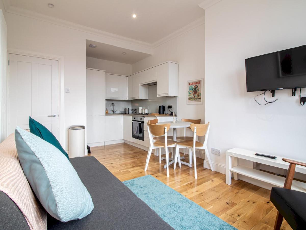 Modern 1Br Apartment In Heart Of West End Glasgow Bagian luar foto